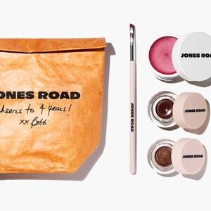Jones Road Makeup Set in Neutral Tones